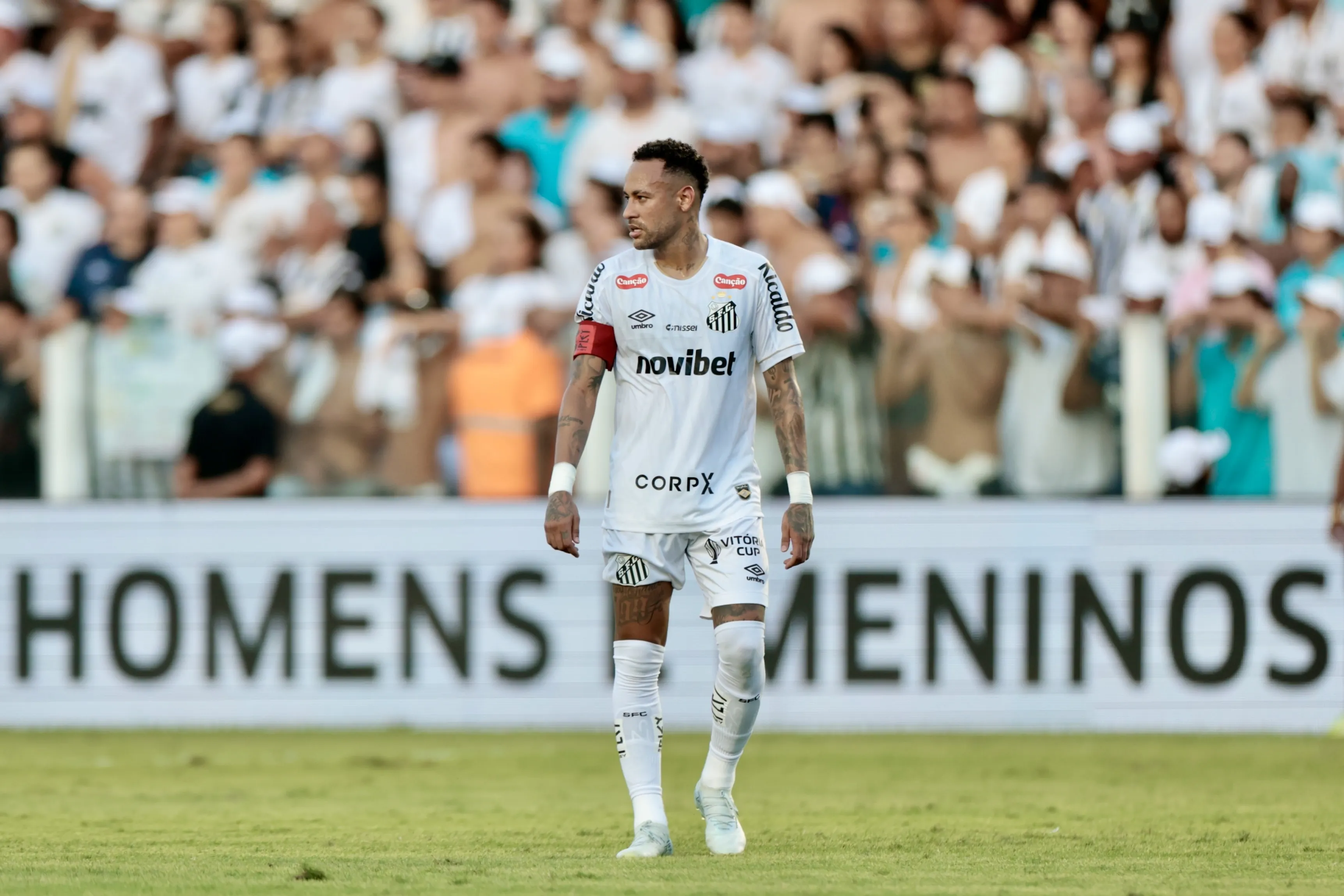 Neymar Jr jogador do Santos durante partida contra o Corinthians no estadio Vila Belmiro pelo campeonato Brasileiro A 2026. Foto: Marcello Zambrana/AGIF