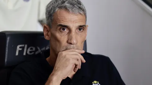 Vojvoda, técnico do Santos – Foto: Marcello Zambrana/AGIF