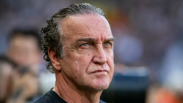 Cuca tecnico do Atletico-MG durante partida contra o Botafogo no estadio Mineirao pelo campeonato Brasileiro A 2025.