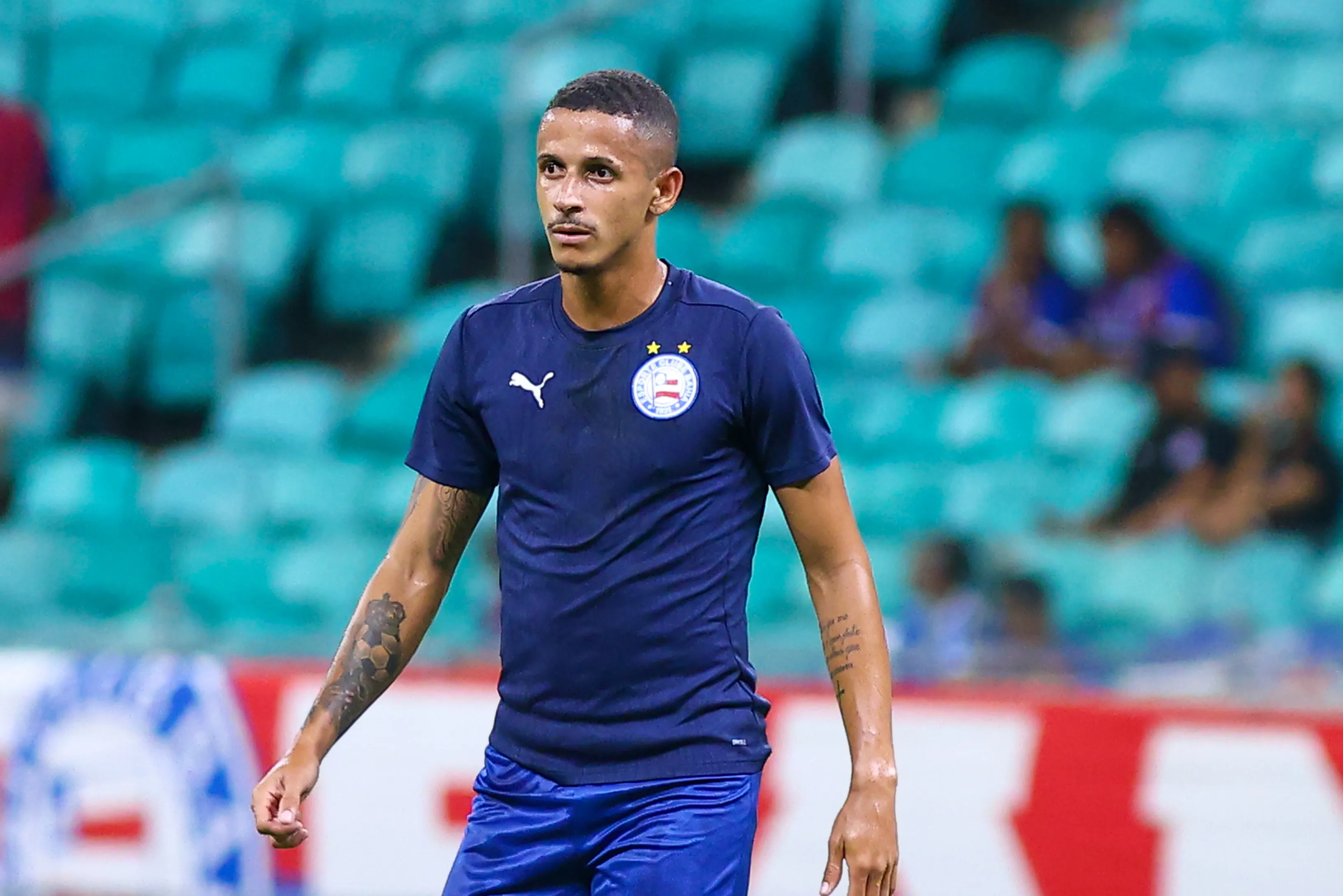 BA – SALVADOR – 20/01/2026 – BAIANO 2026, BAHIA X BARCELONA – Luciano Juba jogador do Bahia durante aquecimento antes da partida contra o Barcelona no estadio Arena Fonte Nova pelo campeonato Baiano 2026. Foto: Marcio Jose/AGIF