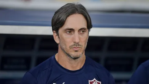 Luis Zubeldia tecnico do Fluminense durante partida contra o Vasco no estadio Maracana pelo campeonato Brasileiro A 2026. Foto: Thiago Ribeiro/AGIF