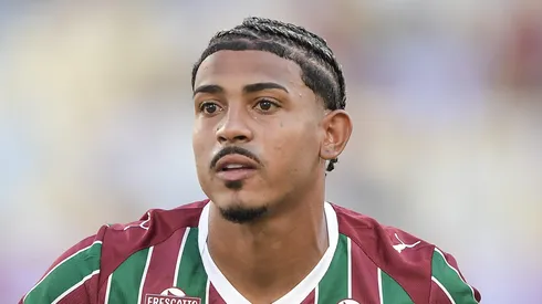 John Kennedy jogador do Fluminense durante partida contra o Athletico-PR no estadio Maracana pelo campeonato Brasileiro A 2026. Foto: Thiago Ribeiro/AGIF