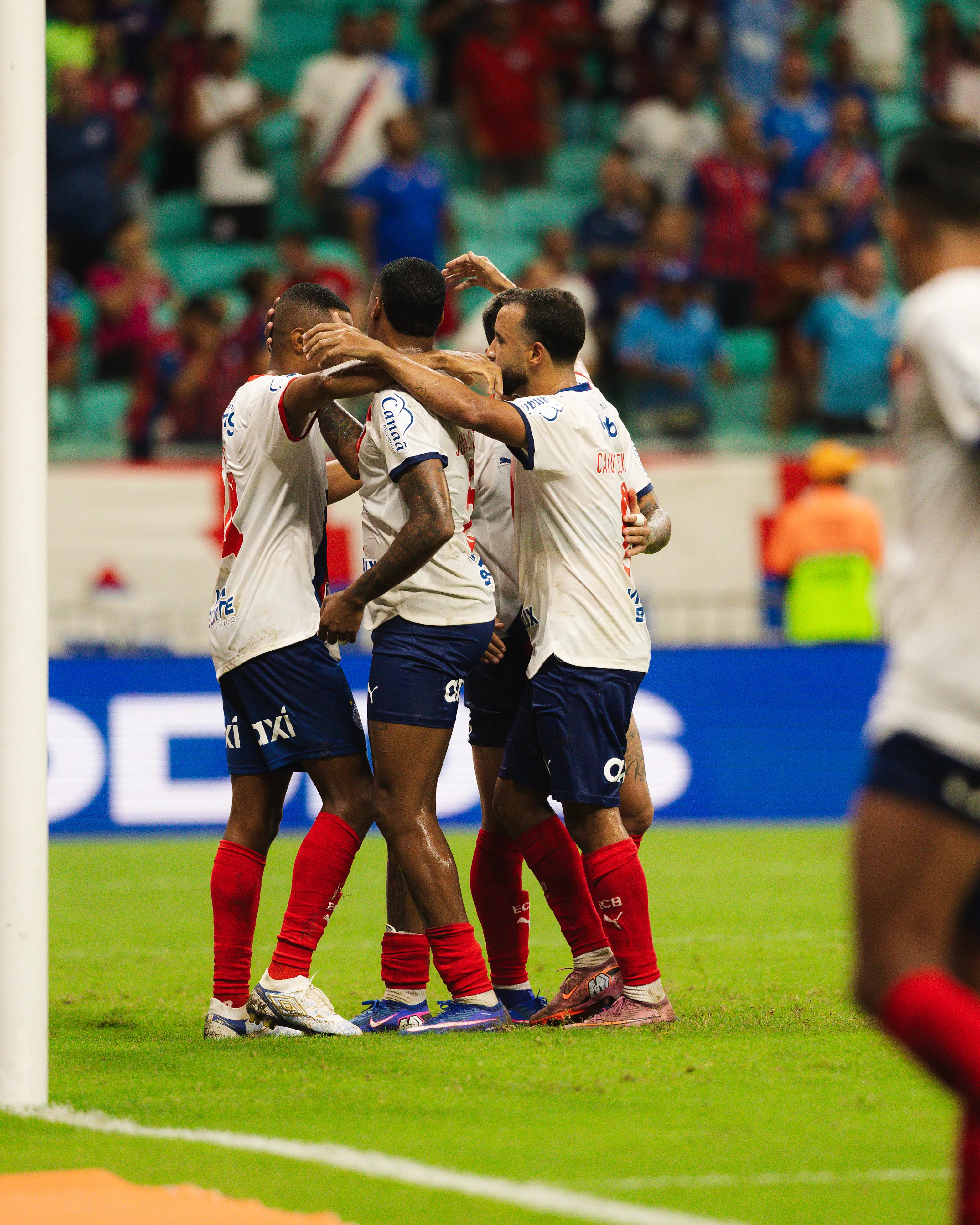 Jogadores do Bahia comemora gol contra o RB Bragantino (Imagem: Letícia Martins/EC Bahia)