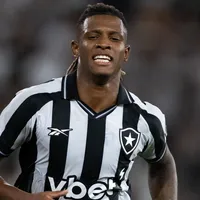 Ramon Motta critica Anselmi por posicionamente de Danilo no Botafogo