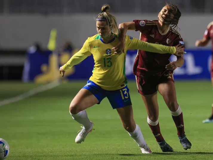 Fê Palermo critica contratação de Cuca no Santos