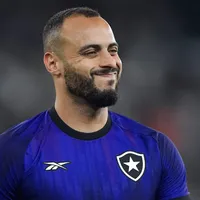 Corinthians faz oferta por Arthur e negocia com o Botafogo