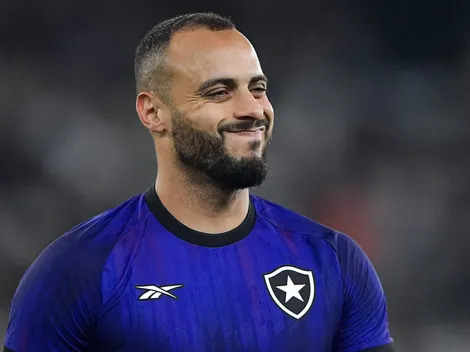 Corinthians faz oferta por Arthur e negocia com o Botafogo