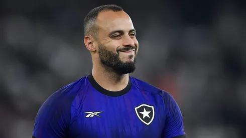 Arthur Cabral negocia com o Corinthians.