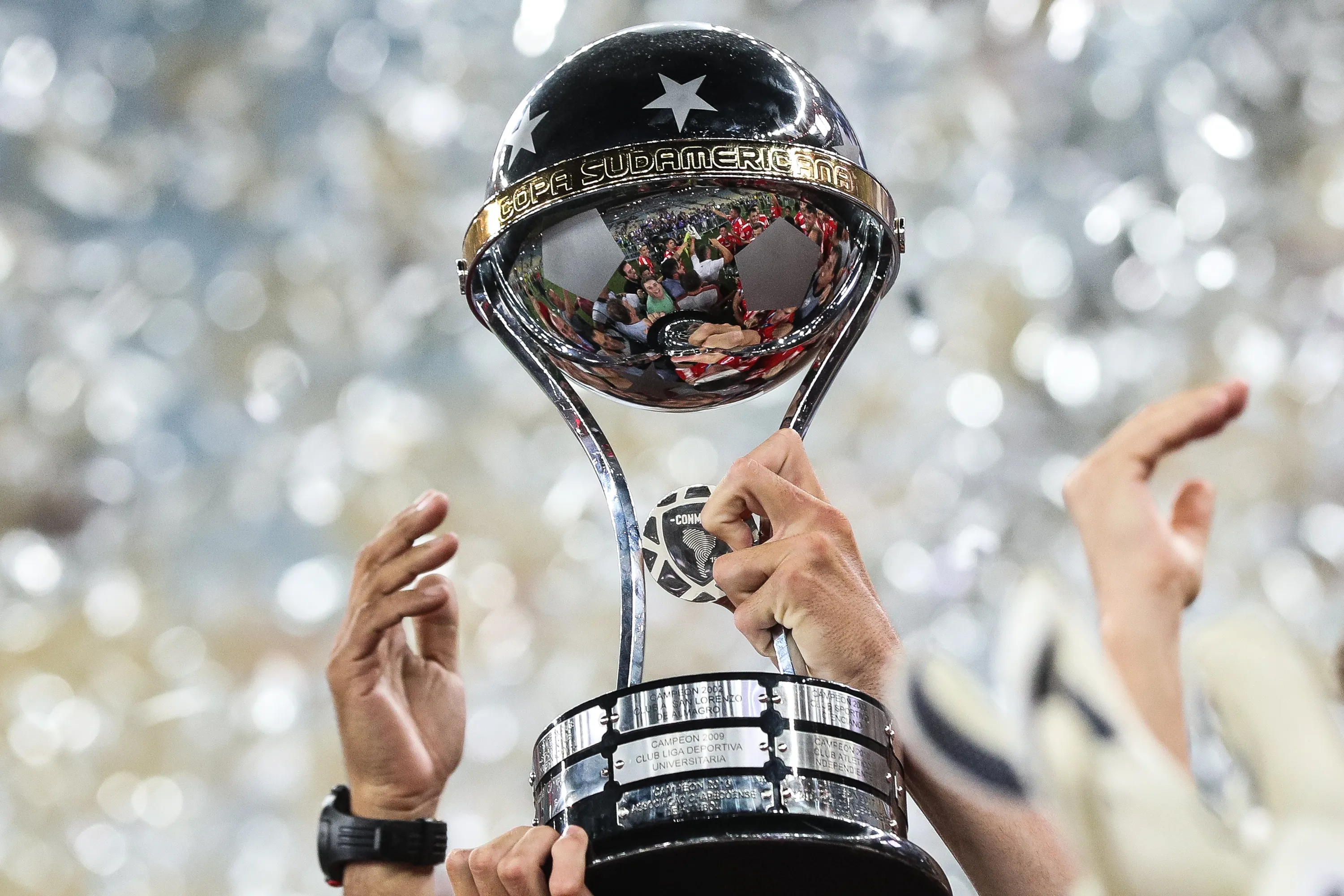 Troféu da Copa Sul-Americana.  (Photo by Buda Mendes/Getty Images)