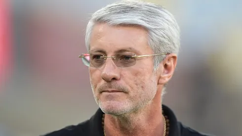 Odair Hellmann durante confronto contra o Fluminense no Brasileirão de 2026.