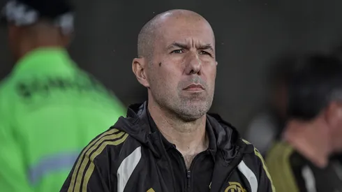 Leonardo Jardim técnico do Flamengo durante partida contra o Remo no estádio Maracanã pelo campeonato Brasileiro A 2026. Foto: Thiago Ribeiro/AGIF