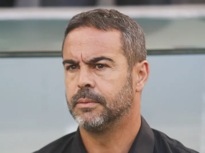 Artur Jorge deve atrasar sua chegada ao Cruzeiro