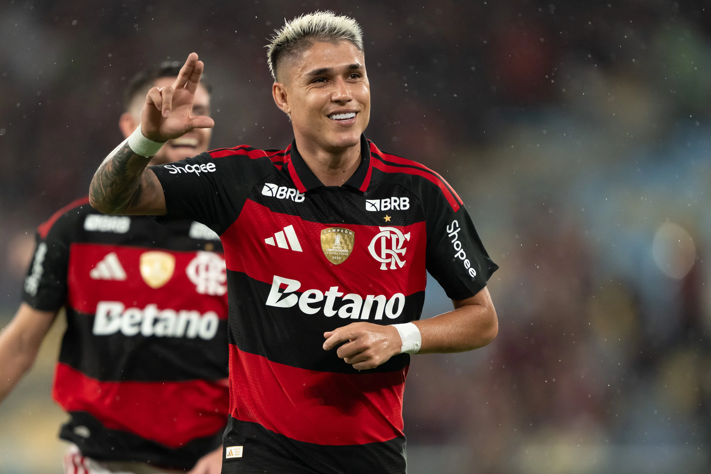 RJ – RIO DE JANEIRO – 19/03/2026 – BRASILEIRO A 2026, FLAMENGO X REMO – Luiz Araujo jogador do Flamengo comemora seu gol durante partida contra o Remo no estadio Maracana pelo campeonato Brasileiro A 2026. Foto: Jorge Rodrigues/AGIF