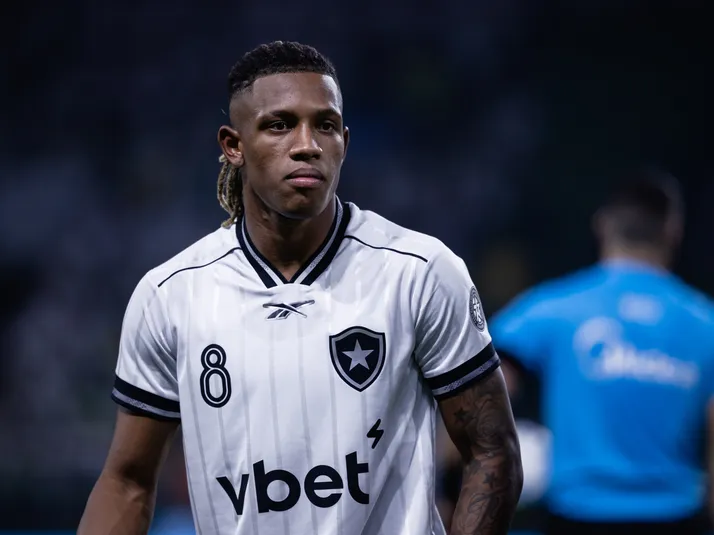 Flamengo estuda proposta para tirar Danilo, do Botafogo em 2026