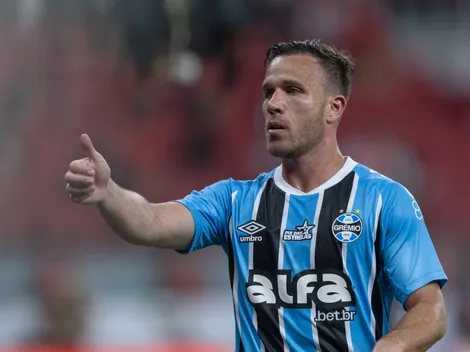 Arthur se recupera de lesão e deve reforçar o Grêmio contra o Vasco