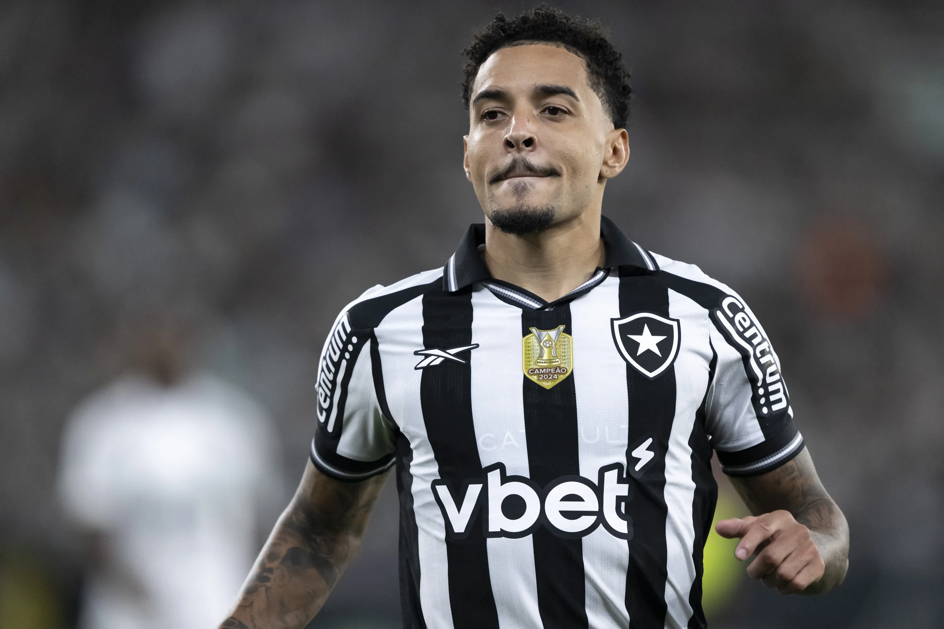 RJ – RIO DE JANEIRO – 04/06/2025 – BRASILEIRO A 2025, BOTAFOGO X CEARA – Gregore jogador do Botafogo durante partida contra o Ceara no estadio Engenhao pelo campeonato Brasileiro A 2025. Foto: Jorge Rodrigues/AGIF