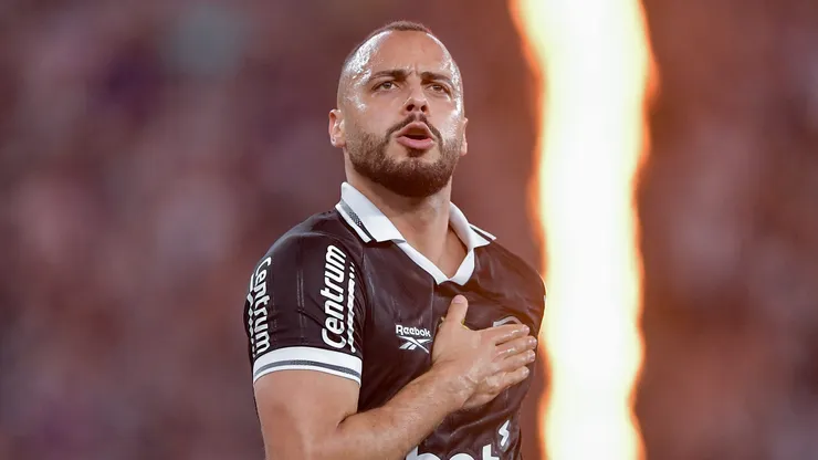 Corinthians não conseguiu acordo por Arthur Cabral.