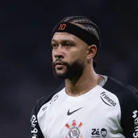 Flamengo monitora Memphis Depay em meio a indefinição no Corinthians