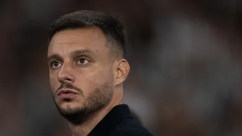 Martín Anselmi vive momento de pressão no Botafogo.