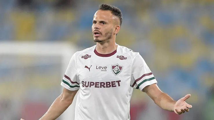 Fluminense renova contrato de Renê