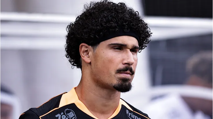 André Ramalho durante confronto contra o Ceará no Brasileirão de 2025.
