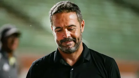 Artur Jorge durante confronto entre Atlético-MG e Botafogo no Brasileirão de 2024.
