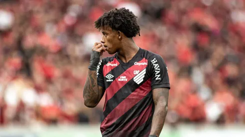 Bruninho jogador do Athletico-PR durante partida contra o Londrina no estadio Arena da Baixada pelo campeonato Paranaense 2026. Foto: Luis Garcia/AGIF