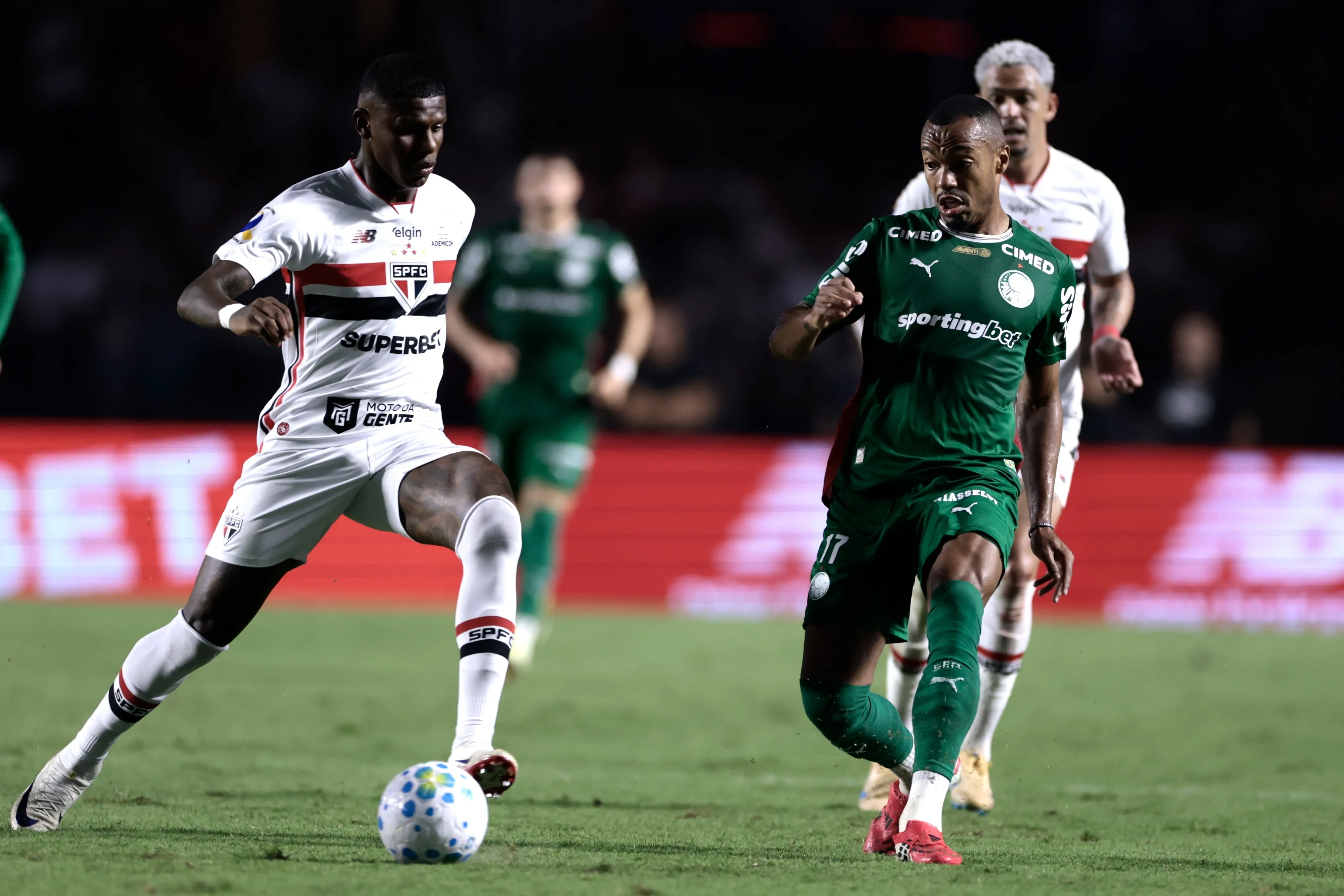 Arboleda jogador do Sao Paulo durante partida contra o Palmeiras no estadio Morumbi pelo campeonato Brasileiro A 2026. Foto: Marcello Zambrana/AGIF