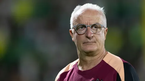 Dorival Junior técnico do Corinthians durante partida contra o Chapecoense no estádio Arena Conda pelo campeonato Brasileiro A 2026. Foto: Liamara Polli/AGIF