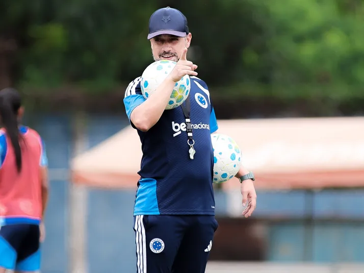 Jonas Urias avalia atuação do Cruzeiro contra o Flamengo