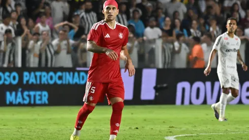 Villagra em Santos x Internacional pelo Brasileirão 2026. Foto: Jota Erre/AGIF