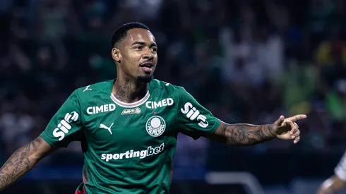 Allan jogador do Palmeiras comemora seu gol durante partida contra o Fluminense no estadio Arena Barueri pelo campeonato Brasileiro A 2026.