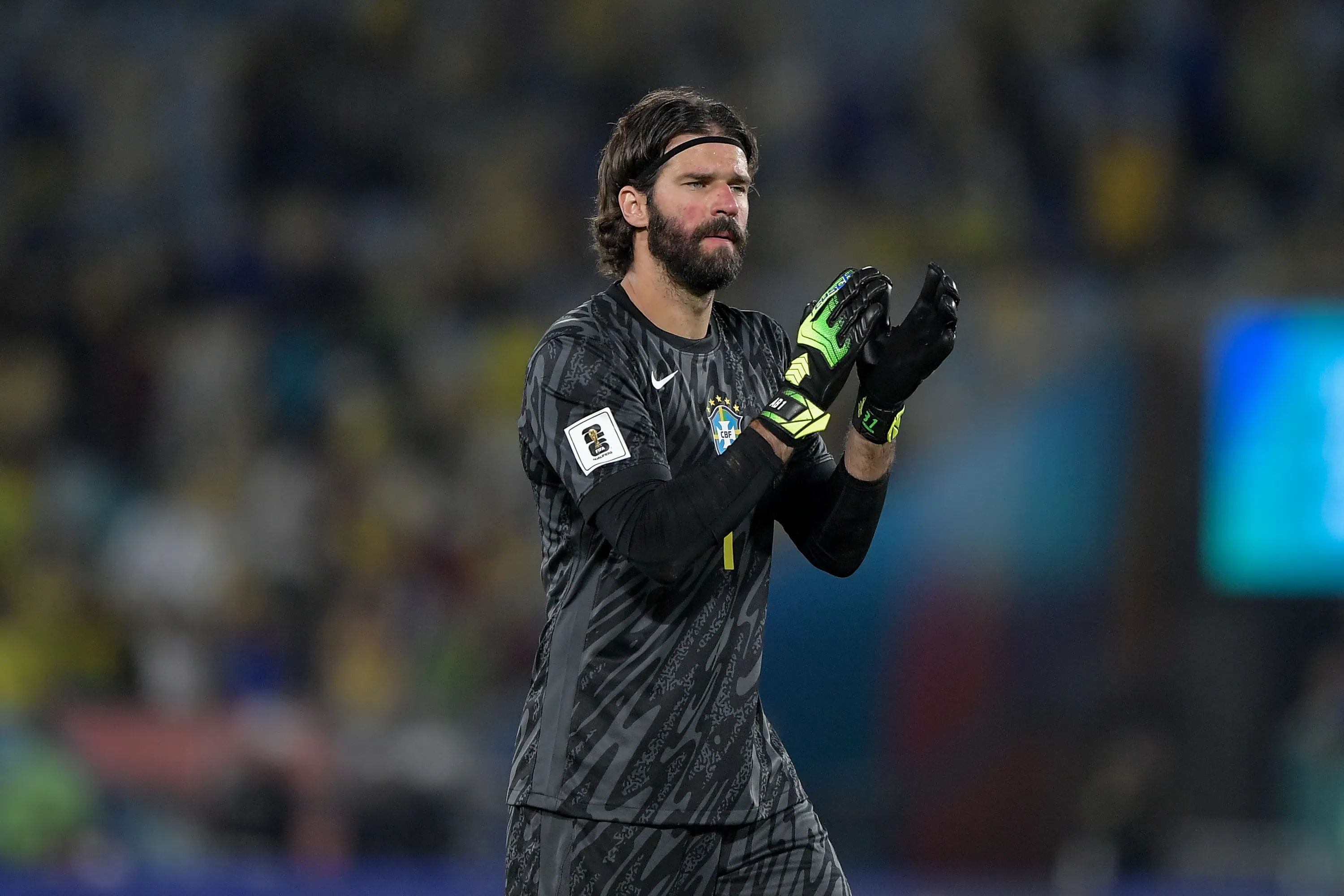 RJ – RIO DE JANEIRO – 04/09/2025 – ELIMINATORIAS COPA DO MUNDO 2026, BRASIL X CHILE – Alisson goleiro do Brasil durante partida contra o Chile no estadio Maracana pelo campeonato Eliminatorias Copa Do Mundo 2026. Foto: Thiago Ribeiro/AGIF