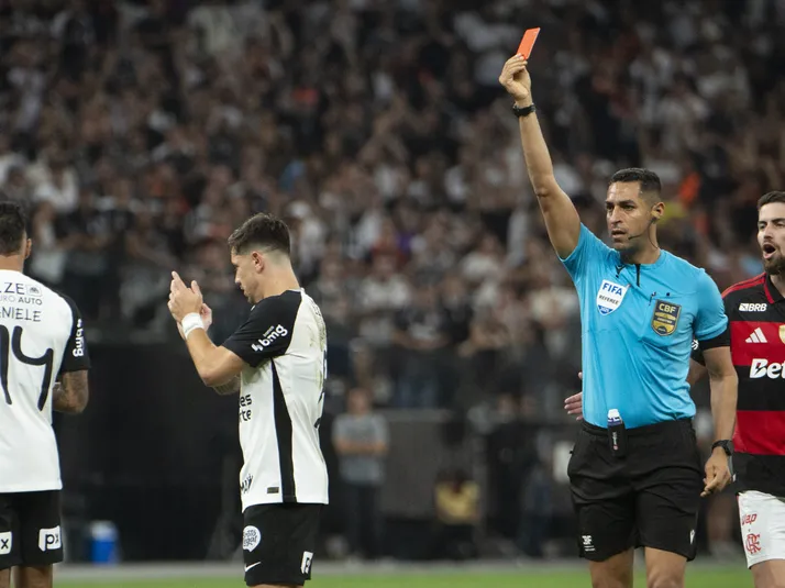 Árbitro precisa de apoio policial após Corinthians x Flamengo