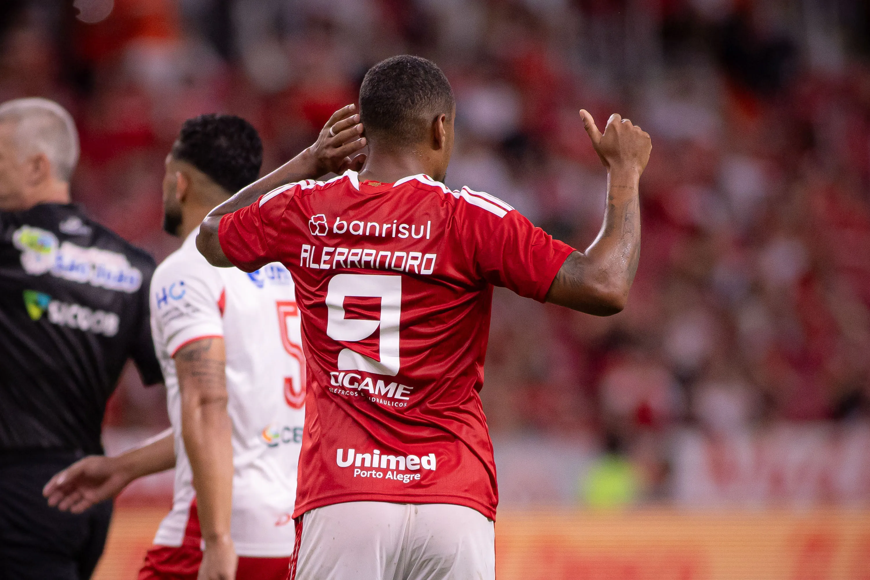 RS – PORTO ALEGRE – 08/02/2026 – GAUCHO 2026, INTERNACIONAL X SAO LUIZ-RS – Alerrandro jogador do Internacional lamenta durante partida contra o Sao Luiz-RS no estadio Beira-Rio pelo campeonato Gaucho 2026. Foto: Maxi Franzoi/AGIF