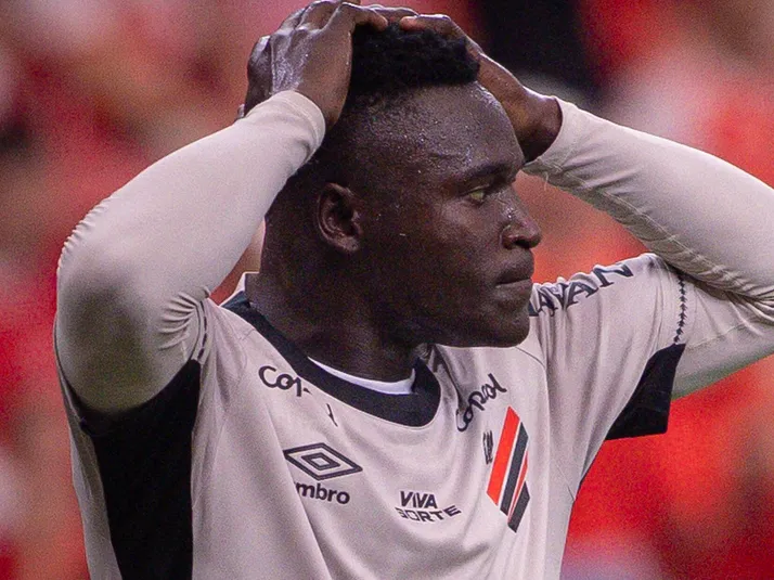 Viveros analisa comemoração provocativa em Athletico-PR x Coritiba