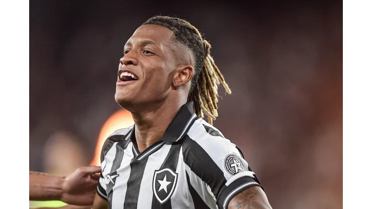 RJ - RIO DE JANEIRO - 29/01/2026 - BRASILEIRO A 2026, BOTAFOGO X CRUZEIRO - Danilo jogador do Botafogo durante partida contra o Cruzeiro no estadio Engenhao pelo campeonato Brasileiro A 2026. Foto: Thiago Ribeiro/AGIF