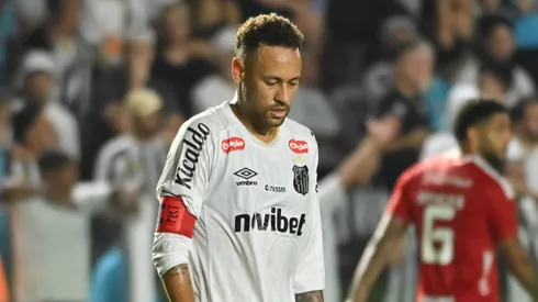 Neymar Jr jogador do Santos durante partida contra o Internacional no estadio Vila Belmiro pelo campeonato Brasileiro A 2026. Foto: Jota Erre/AGIF