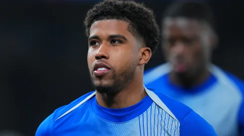 PARIS, FRANCE - MARCH 11: Andrey Santos of Chelsea warms up prior to the UEFA Champions League 2025/26 Round of 16 First Leg match between Paris Saint-Germain FC and Chelsea FC at Parc des Princes on March 11, 2026 in Paris, France. (Photo by Franco Arland/Getty Images)