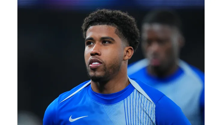 PARIS, FRANCE - MARCH 11: Andrey Santos of Chelsea warms up prior to the UEFA Champions League 2025/26 Round of 16 First Leg match between Paris Saint-Germain FC and Chelsea FC at Parc des Princes on March 11, 2026 in Paris, France. (Photo by Franco Arland/Getty Images)