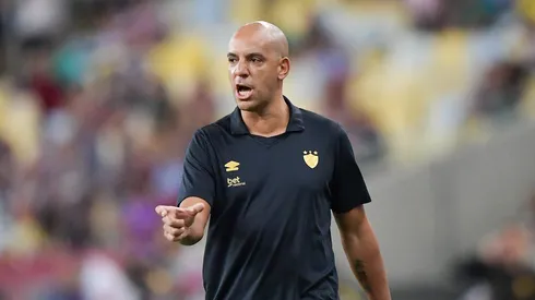 Pepa tecnico do Sport durante partida contra o Fluminense no estadio Maracana pelo campeonato Brasileiro A 2025. Foto: Thiago Ribeiro/AGIF