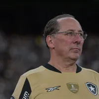 Botafogo, de Textor, fica a detalhe do acerto com Anthony, do Goiás
