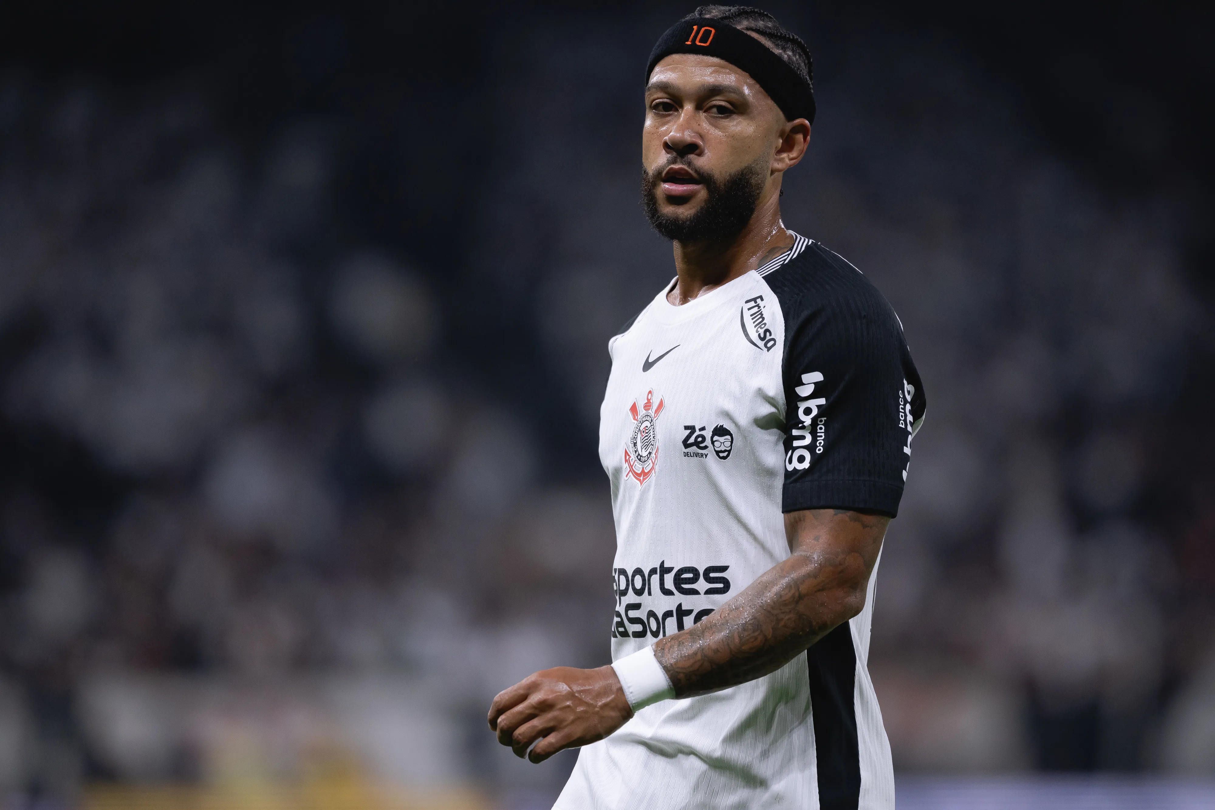 SP – SAO PAULO – 11/03/2026 – BRASILEIRO A 2026, CORINTHIANS X CORITIBA – Memphis Depay jogador do Corinthians durante partida contra o Coritiba no estadio Arena Corinthians pelo campeonato Brasileiro A 2026. Foto: Ettore Chiereguini/AGIF