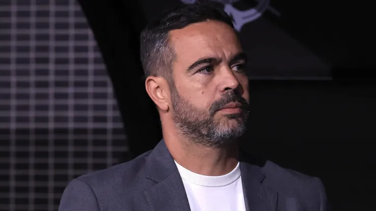 Artur Jorge durante confronto entre Corinthians x Botafogo no Brasileirão de 2024.