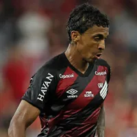 Luiz Gustavo não tem lesão e deve retornar em breve