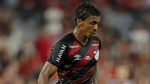 Luiz Gustavo, volante do Athletico-PR. Foto: Andrey/Getty Images