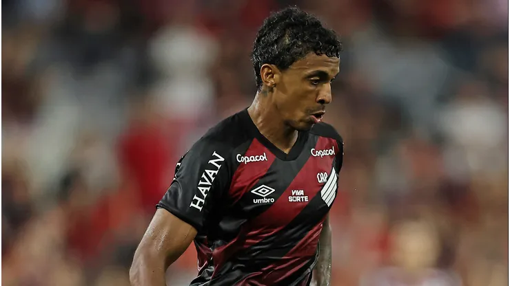 Luiz Gustavo, volante do Athletico-PR. Foto: Andrey/Getty Images