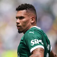 Paulinho tem desvalorização de R$42 milhões no Palmeiras