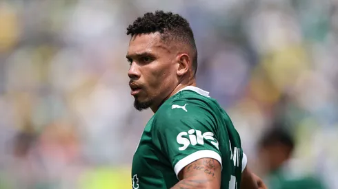 Paulinho pelo Palmeiras em partida diante do Botafogo pela Copa do Mundo de Clubes. (Photo by Francois Nel/Getty Images)