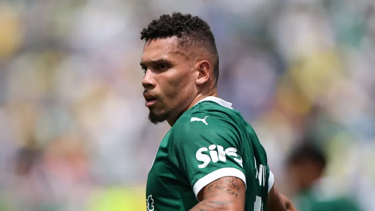 Paulinho pelo Palmeiras em partida diante do Botafogo pela Copa do Mundo de Clubes. (Photo by Francois Nel/Getty Images)